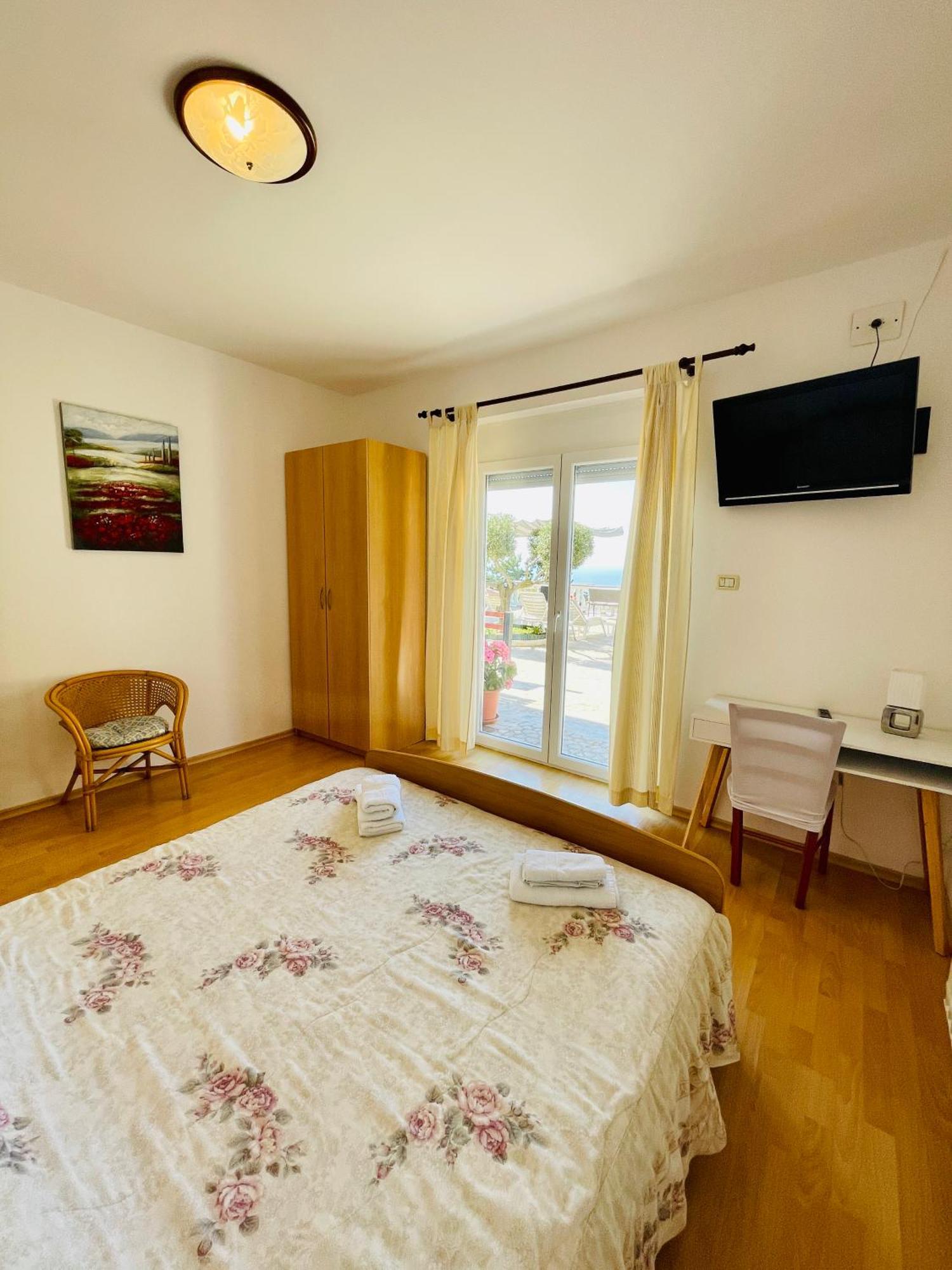 Viler Apartments Izola Buitenkant foto