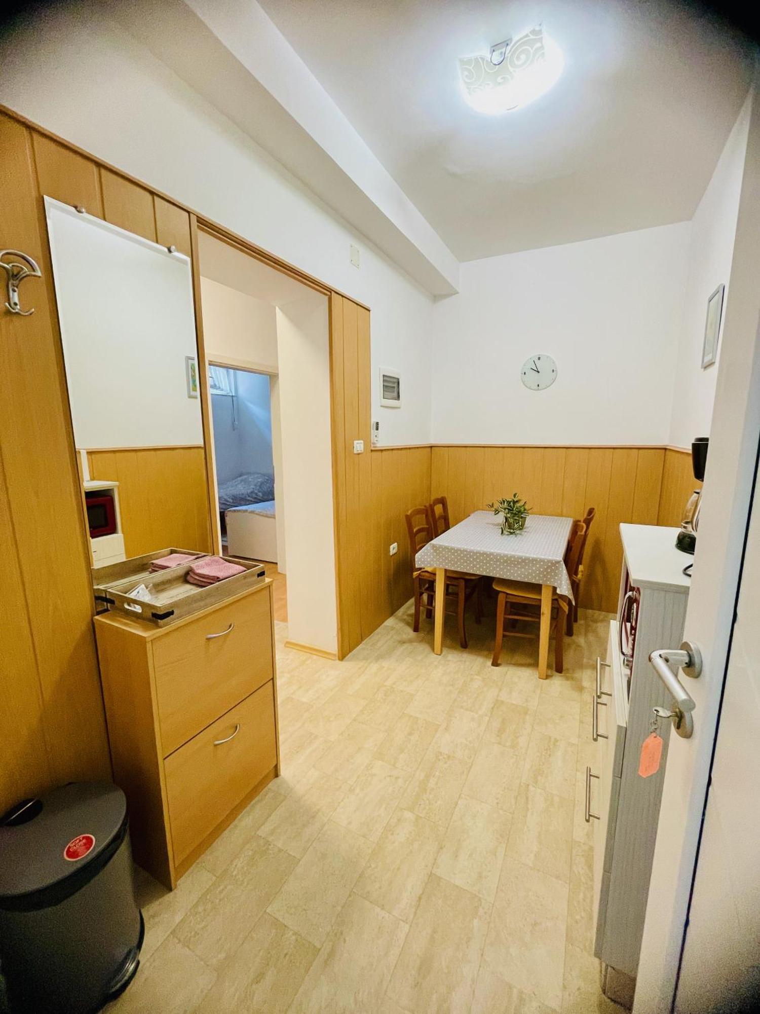Viler Apartments Izola Buitenkant foto