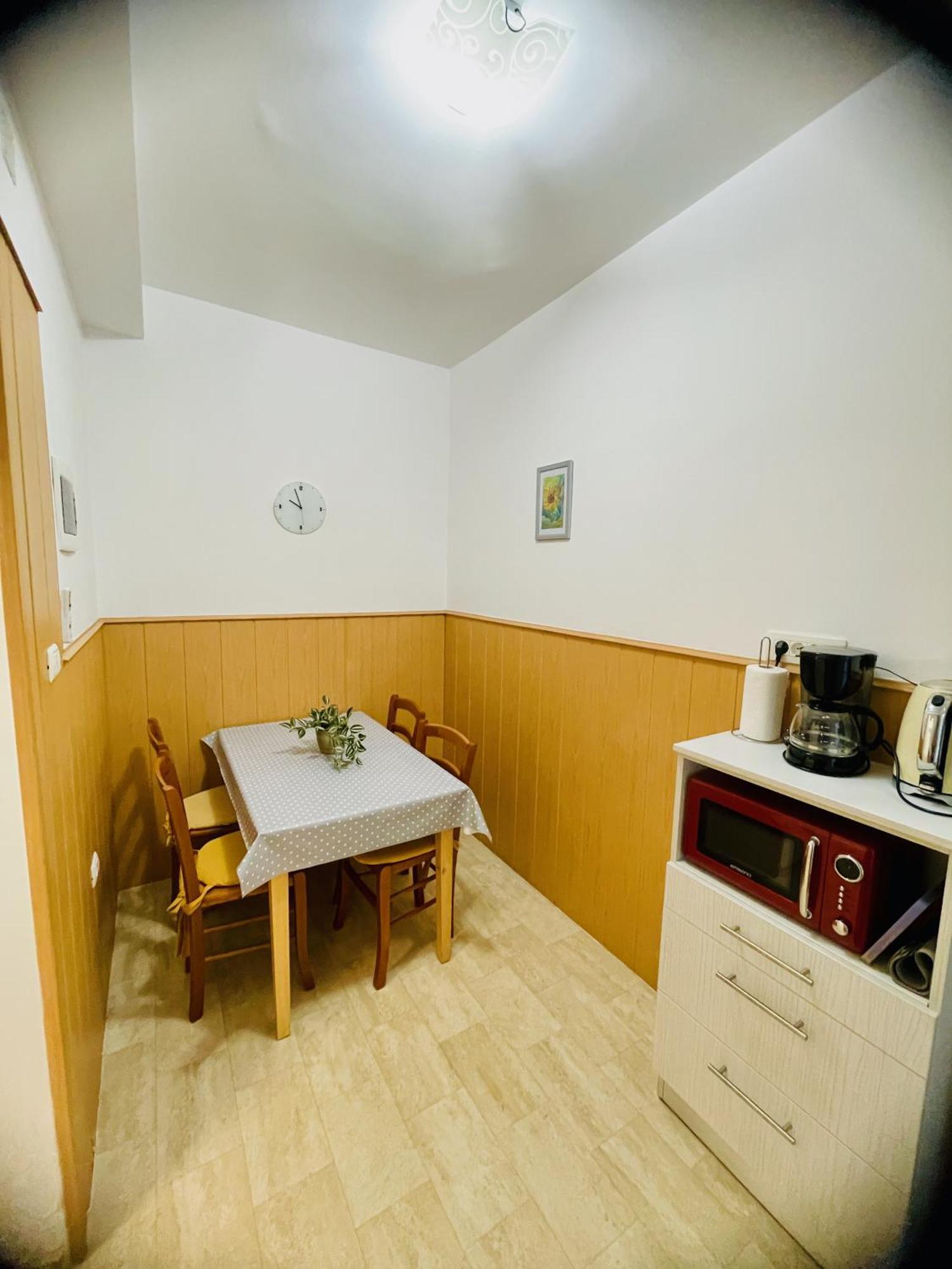 Viler Apartments Izola Buitenkant foto