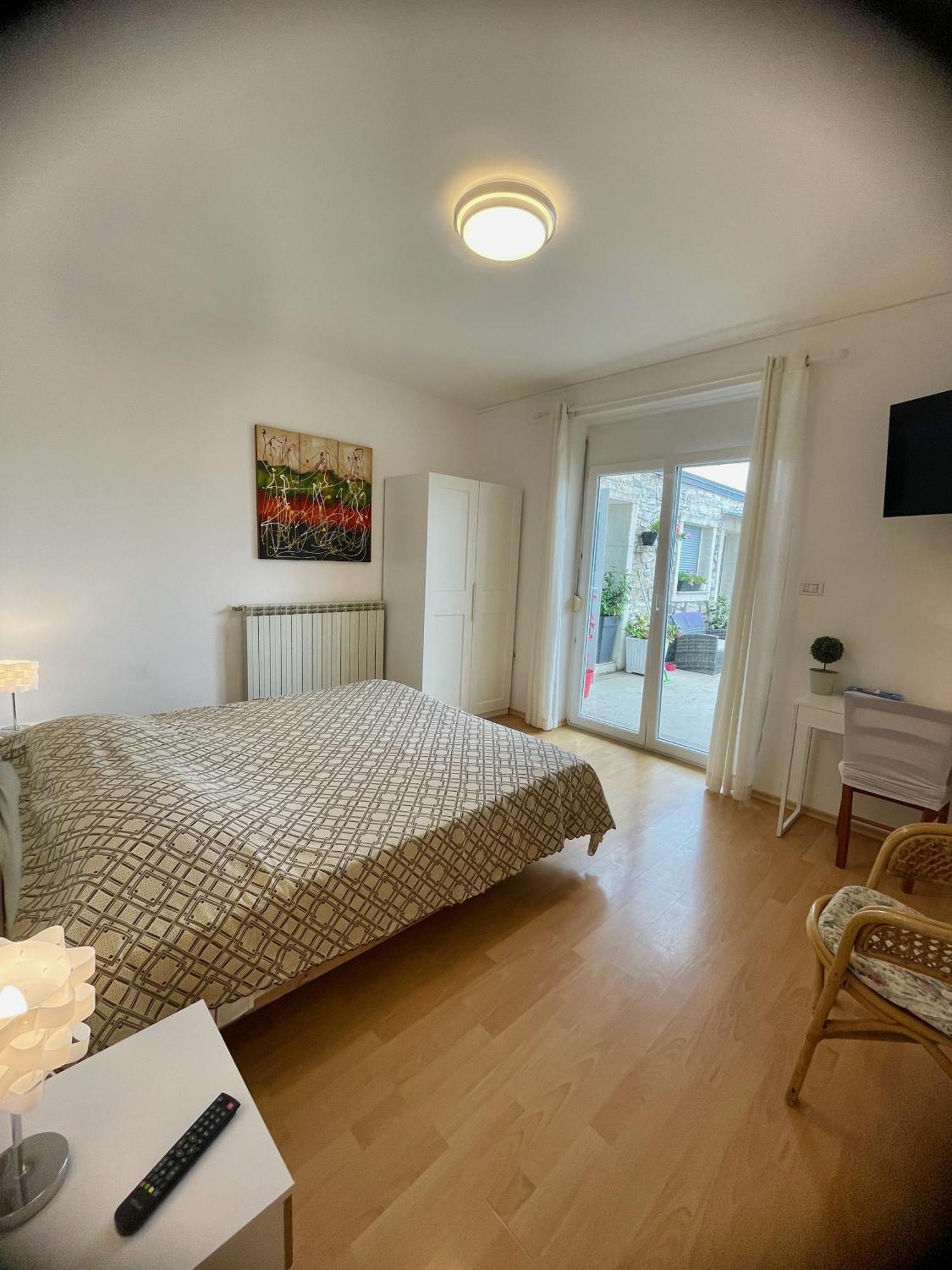 Viler Apartments Izola Buitenkant foto